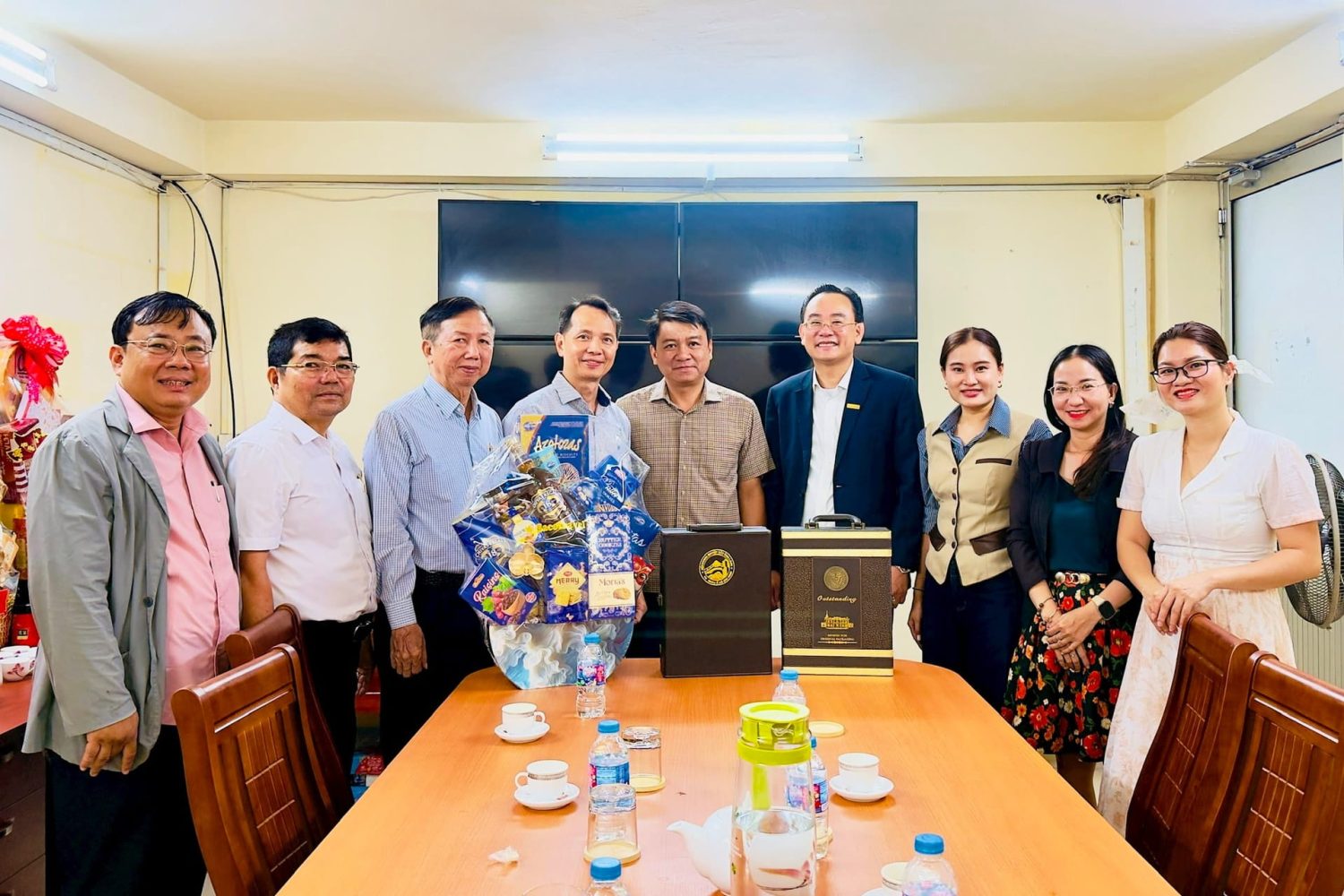 Đoàn đại diện COLBA tại buổi gặp mặt 