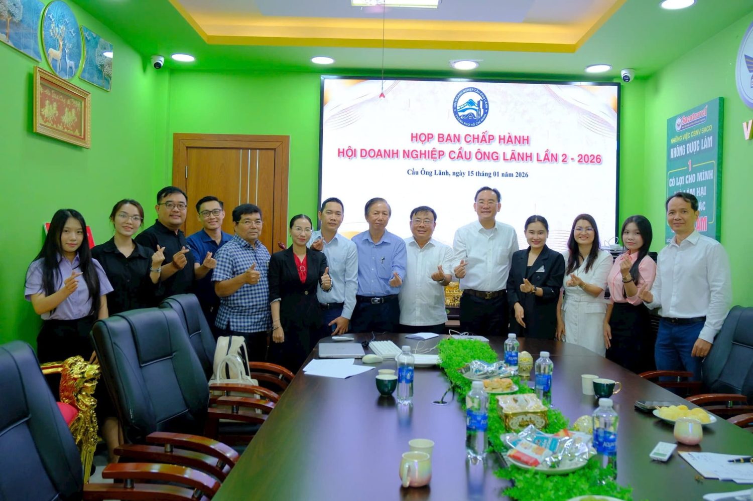 Quang cảnh cuộc họp